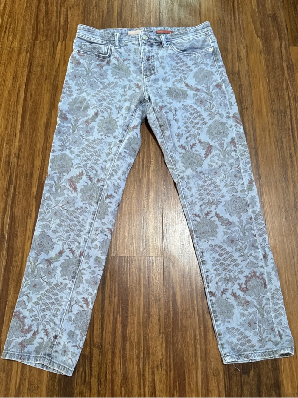 Pilcro Women's Light Blue Gray
Floral Skinny Jeans Slim Fit Mid Rise
Denim 28
